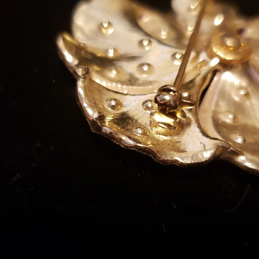 Purple flower brooch